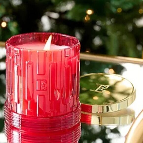 Elton John by Slatkin + Co. 8 oz Ruby Red Currant Candle - Picture 1 of 4